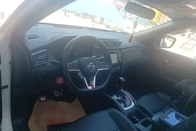 Used Nissan X-Trail 2017 2.0L CVT Comfort Edition 2WD Center Console
