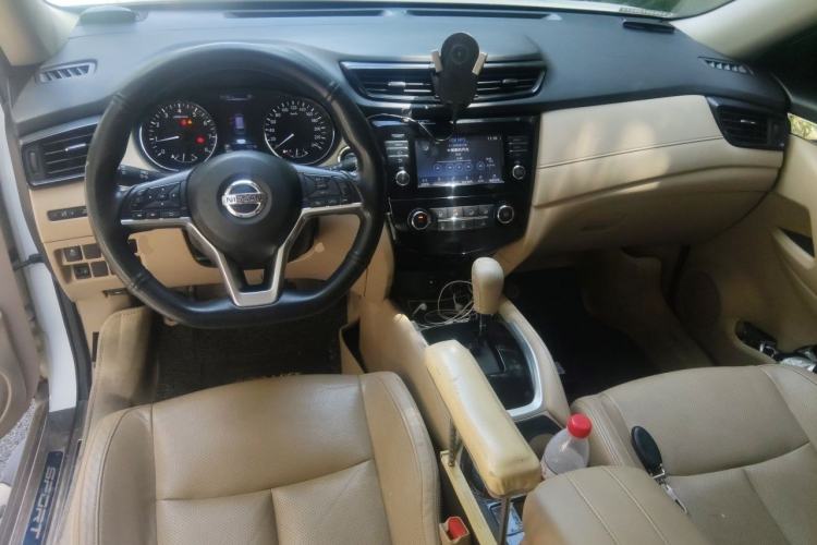 Used Nissan X-Trail 2017 2.0L CVT Comfort Edition 2WD Center Console