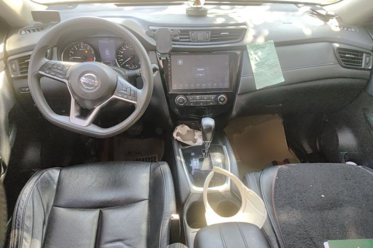 Used Nissan X-Trail 2017 2.0L CVT Comfort Edition 2WD Center Console
