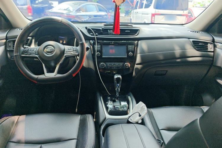 Used Nissan X-Trail 2017 2.0L CVT Comfort Edition 2WD Center Console