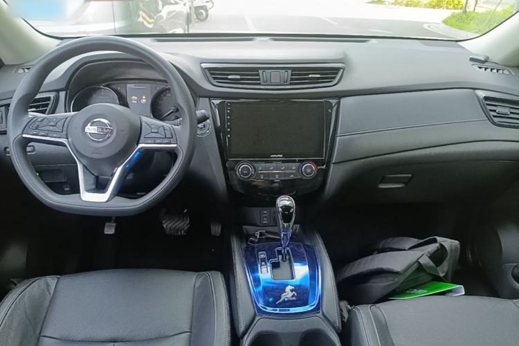 Used Nissan X-Trail 2017 2.0L CVT Comfort Edition 2WD Center Console