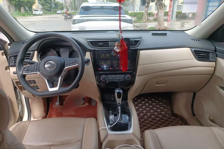 Used Nissan X-Trail 2017 2.0L CVT Comfort Edition 2WD Center Console