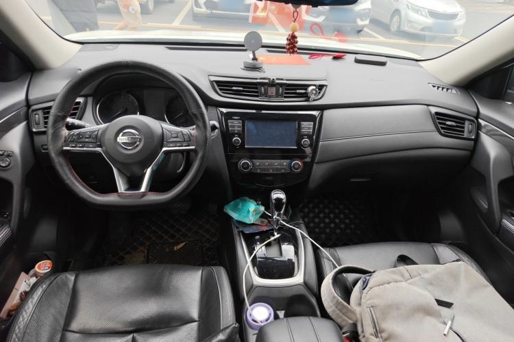 Used Nissan X-Trail 2017 2.0L CVT Comfort Edition 2WD Center Console
