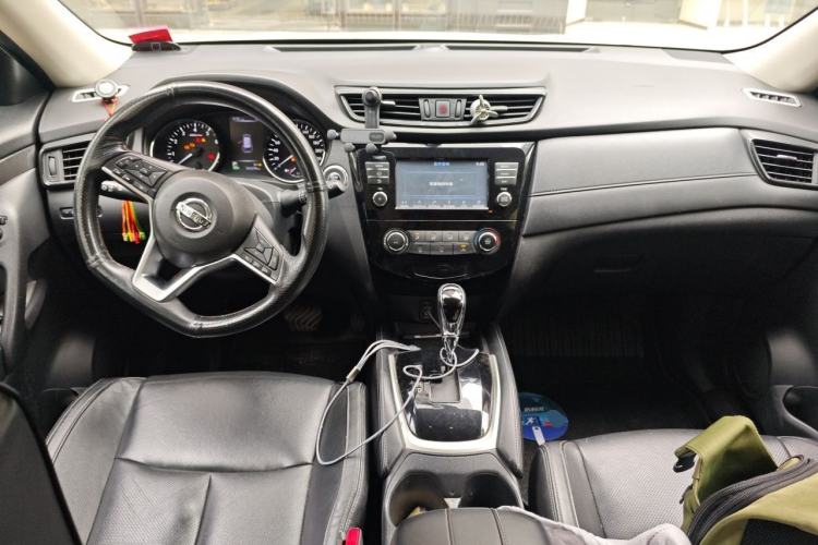 Used Nissan X-Trail 2017 2.0L CVT Comfort Edition 2WD Center Console