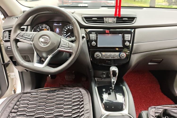 Used Nissan X-Trail 2017 2.0L CVT Comfort Edition 2WD Center Console