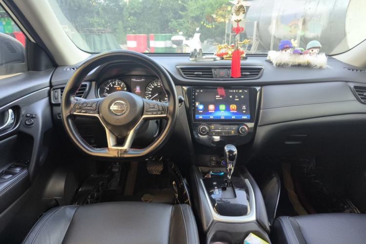 Used Nissan X-Trail 2017 2.0L CVT Comfort Edition 2WD Center Console