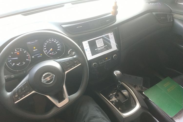 Used Nissan X-Trail 2017 2.0L CVT Comfort Edition 2WD Center Console