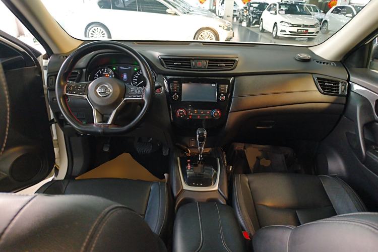 Used Nissan X-Trail 2017 2.0L CVT Comfort Edition 2WD Center Console