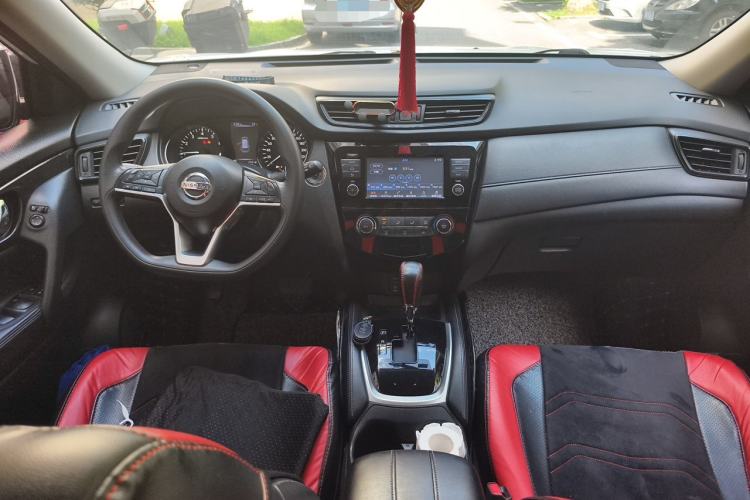 Used Nissan X-Trail 2017 2.0L CVT Comfort Edition 2WD Center Console