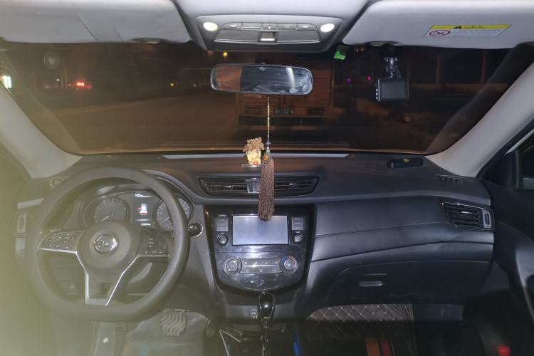 Used Nissan X-Trail 2017 2.0L CVT Comfort Edition 2WD Center Console