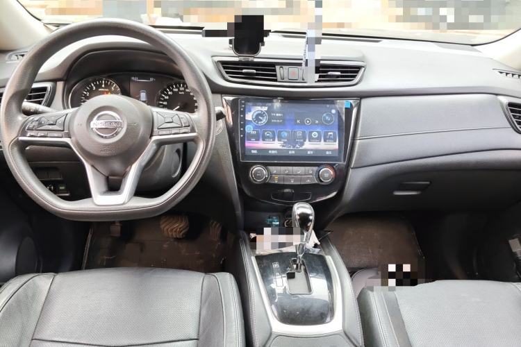 Used Nissan X-Trail 2017 2.0L CVT Comfort Edition 2WD Center Console