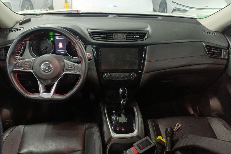 Used Nissan X-Trail 2017 2.0L CVT Comfort Edition 2WD Center Console