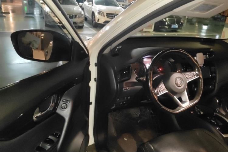 Used Nissan X-Trail 2017 2.5L CVT Luxury Edition 4WD Driver Seat