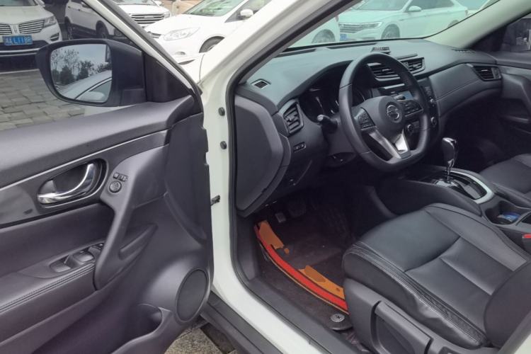 Used Nissan X-Trail 2017 2.0L CVT Comfort Edition 2WD Driver Seat