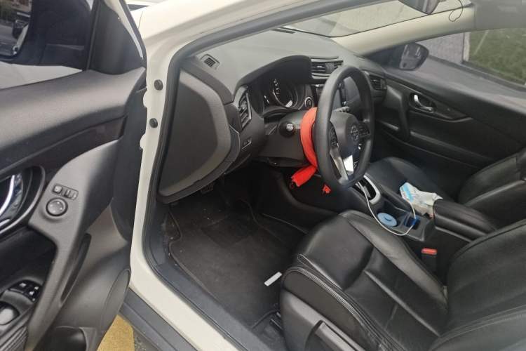Used Nissan X-Trail 2017 2.0L CVT Comfort Edition 2WD Driver Seat