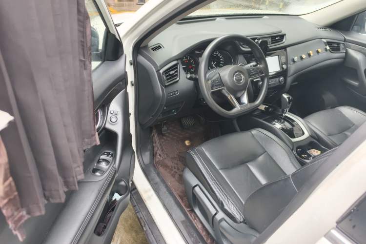Used Nissan X-Trail 2017 2.0L CVT Comfort Edition 2WD Driver Seat