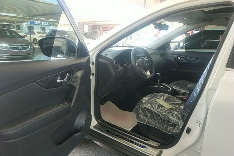 Used Nissan X-Trail 2017 2.0L CVT Comfort Edition 2WD Driver Seat