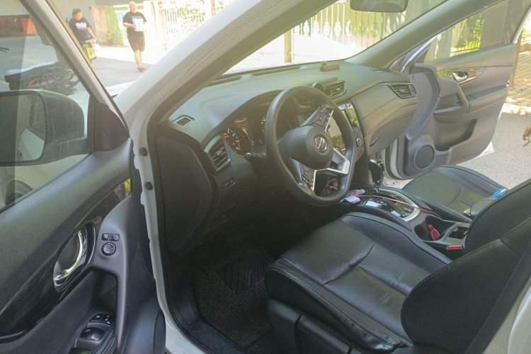 Used Nissan X-Trail 2017 2.0L CVT Comfort Edition 2WD Driver Seat