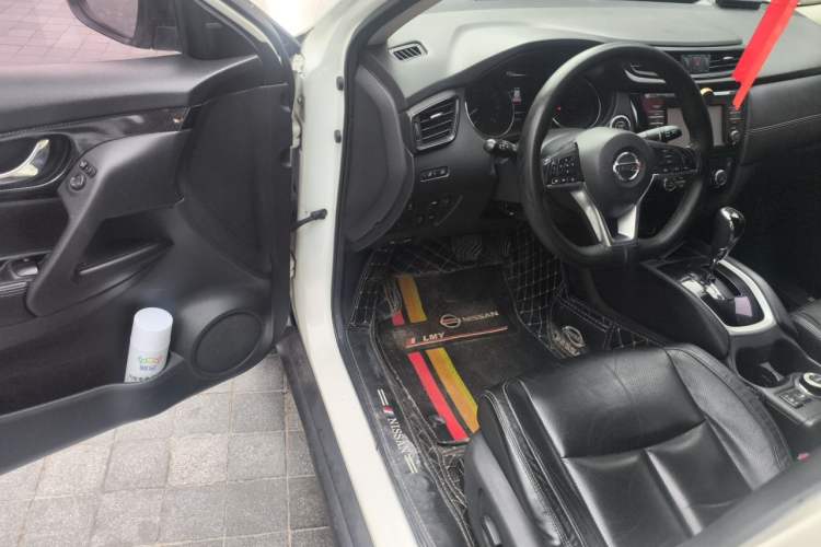Used Nissan X-Trail 2017 2.5L CVT Luxury Edition 4WD Driver Seat