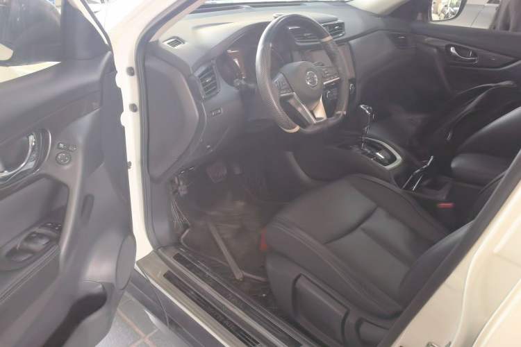 Used Nissan X-Trail 2017 2.0L CVT Comfort Edition 2WD Driver Seat
