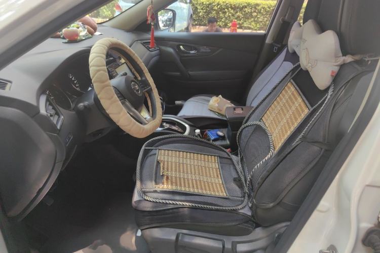 Used Nissan X-Trail 2017 2.0L CVT Comfort Edition 2WD Driver Seat