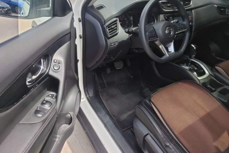 Used Nissan X-Trail 2017 2.0L CVT Comfort Edition 2WD Driver Seat