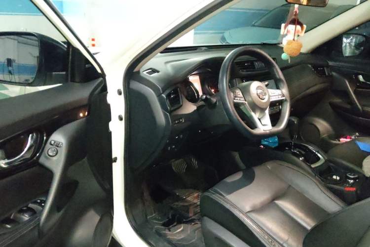 Used Nissan X-Trail 2017 2.5L CVT Luxury Edition 4WD Driver Seat