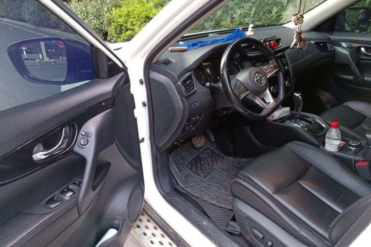 Used Nissan X-Trail 2017 2.5L CVT Luxury Edition 4WD Driver Seat