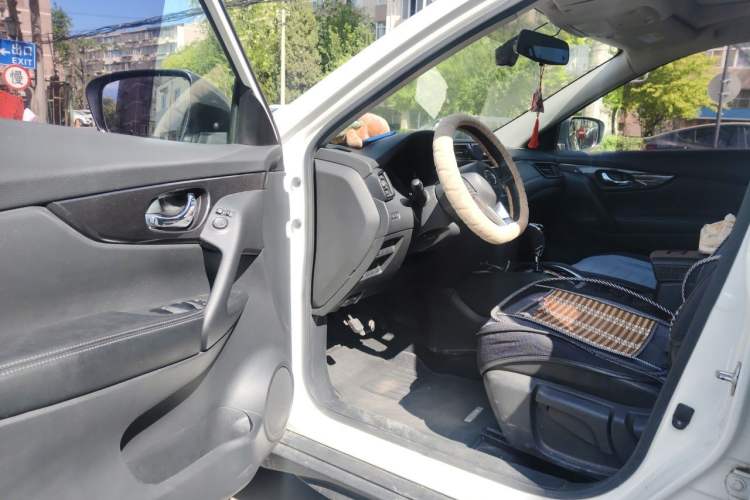 Used Nissan X-Trail 2017 2.0L CVT Comfort Edition 2WD Driver Seat