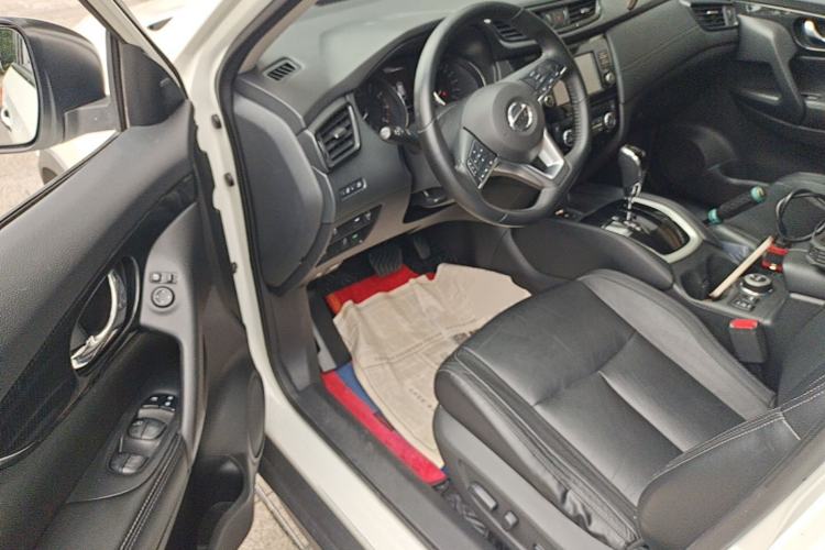 Used Nissan X-Trail 2017 2.5L CVT Luxury Edition 4WD Driver Seat