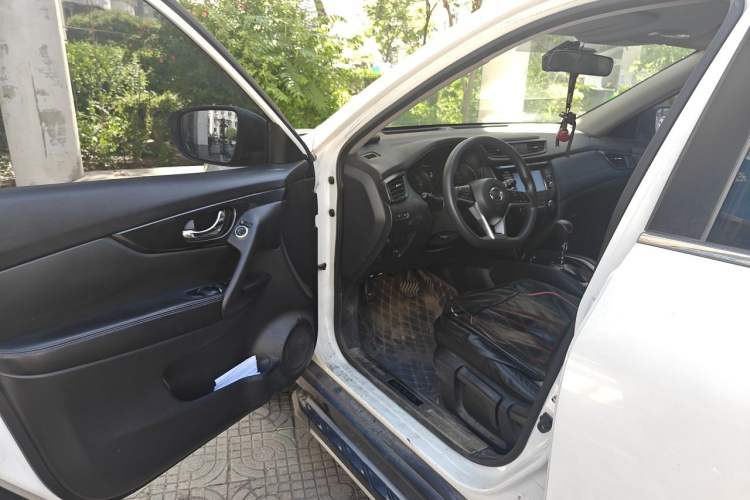Used Nissan X-Trail 2017 2.0L CVT Comfort Edition 2WD Driver Seat