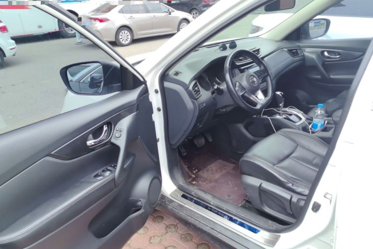 Used Nissan X-Trail 2017 2.0L CVT Comfort Edition 2WD Driver Seat