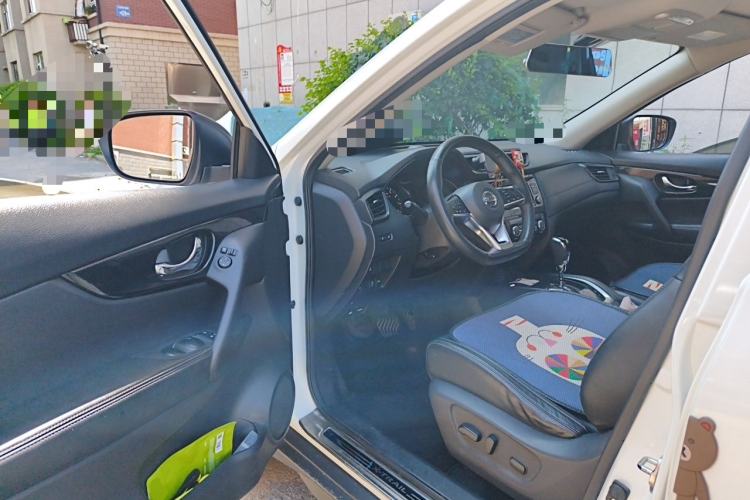 Used Nissan X-Trail 2017 2.5L CVT Leading Edition 4WD Driver Seat
