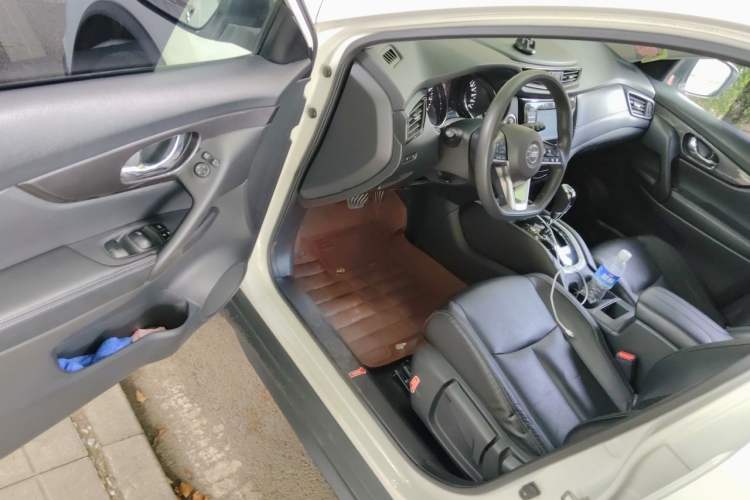 Used Nissan X-Trail 2017 2.0L CVT Comfort Edition 2WD Driver Seat