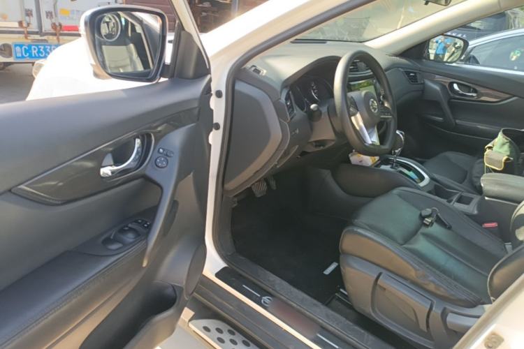 Used Nissan X-Trail 2017 2.0L CVT Comfort Edition 2WD Driver Seat