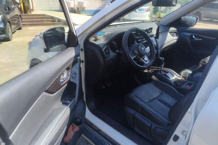 Used Nissan X-Trail 2017 2.0L CVT Comfort Edition 2WD Driver Seat
