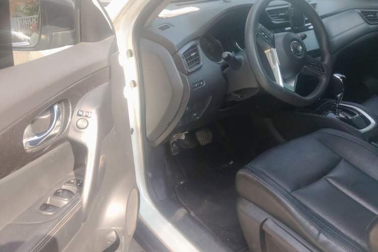Used Nissan X-Trail 2017 2.0L CVT Comfort Edition 2WD Driver Seat