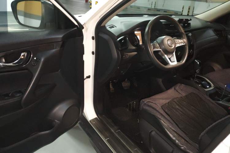 Used Nissan X-Trail 2017 2.0L CVT Comfort Edition 2WD Driver Seat