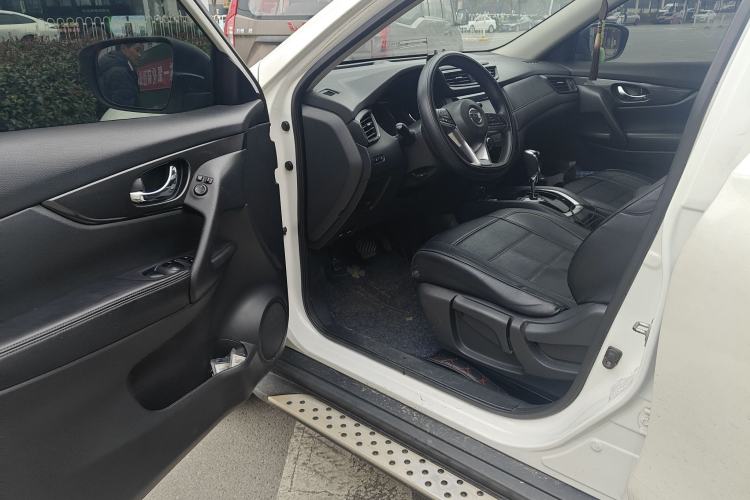 Used Nissan X-Trail 2017 2.0L CVT Comfort Edition 2WD Driver Seat