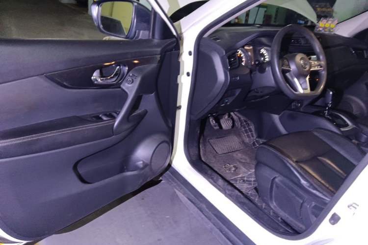 Used Nissan X-Trail 2017 2.0L CVT Comfort Edition 2WD Driver Seat