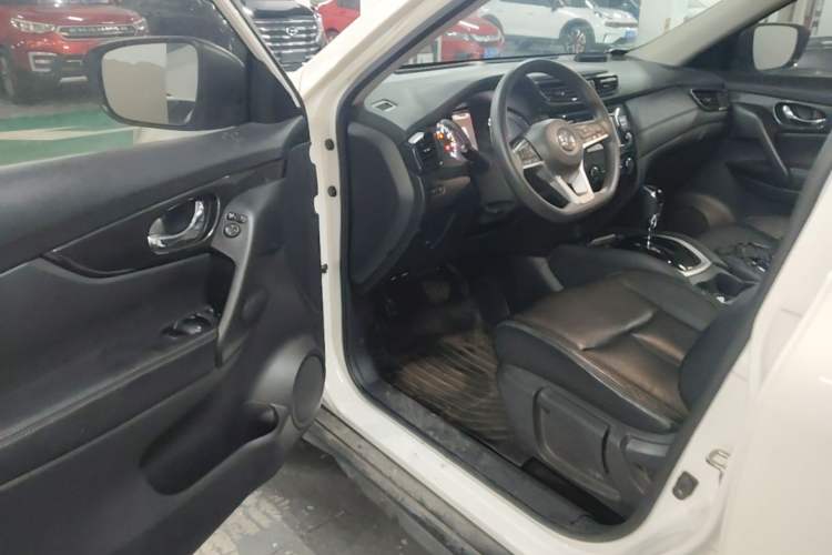 Used Nissan X-Trail 2017 2.0L CVT Comfort Edition 2WD Driver Seat