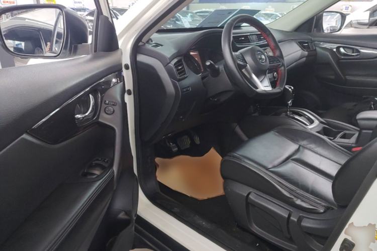 Used Nissan X-Trail 2017 2.0L CVT Comfort Edition 2WD Driver Seat