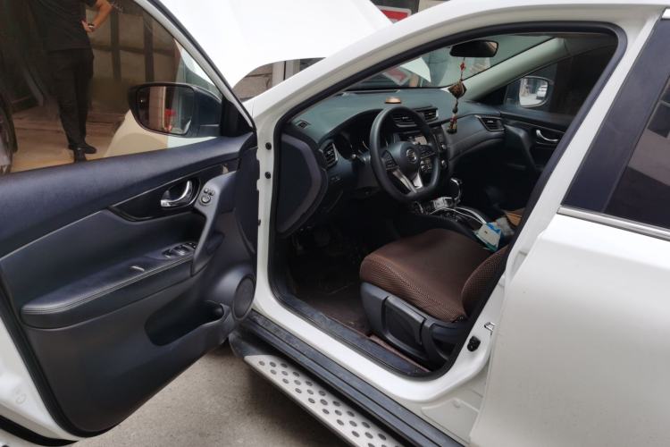 Used Nissan X-Trail 2017 2.0L CVT Comfort Edition 2WD Driver Seat