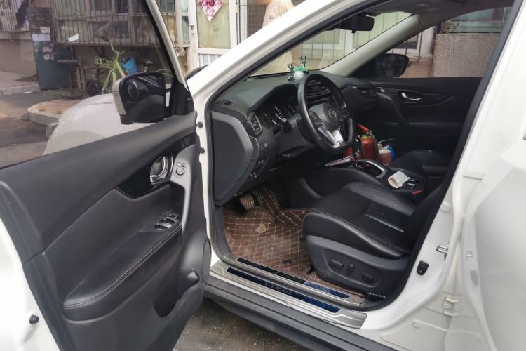 Used Nissan X-Trail 2017 2.5L CVT Luxury Edition 4WD Driver Seat
