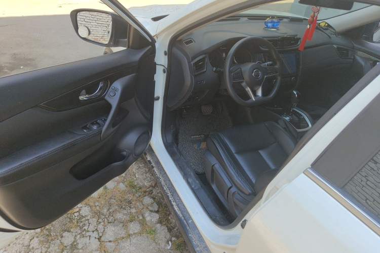 Used Nissan X-Trail 2017 2.0L CVT Comfort Edition 2WD Driver Seat
