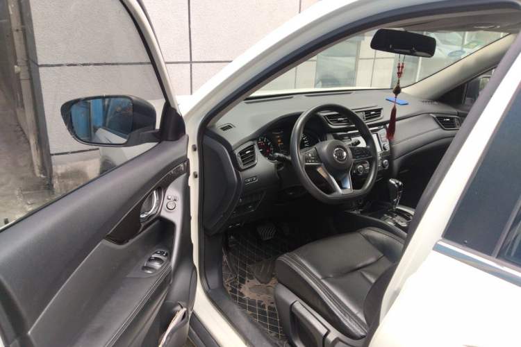 Used Nissan X-Trail 2017 2.0L CVT Comfort Edition 2WD Driver Seat