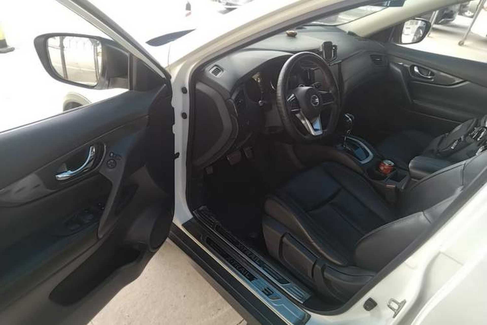 Used Nissan X-Trail 2017 2.0L CVT 7-Seater Comfort Edition 2WD Driver Seat