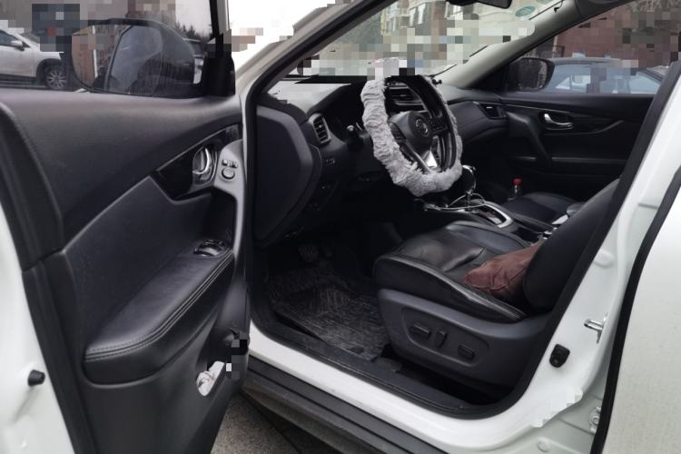Used Nissan X-Trail 2017 2.5L CVT Luxury Edition 4WD Driver Seat