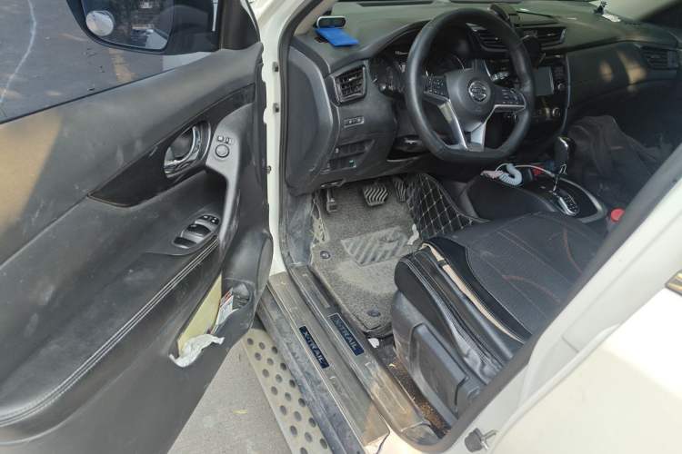 Used Nissan X-Trail 2017 2.0L CVT Comfort Edition 2WD Driver Seat