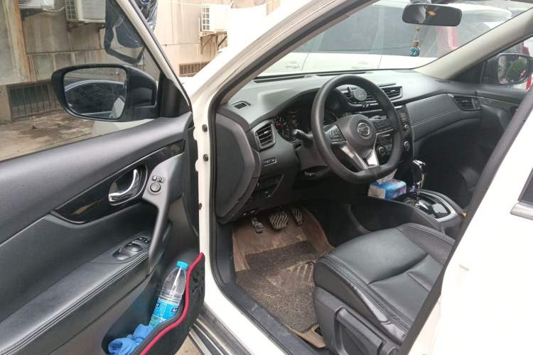 Used Nissan X-Trail 2017 2.0L CVT Comfort Edition 2WD Driver Seat